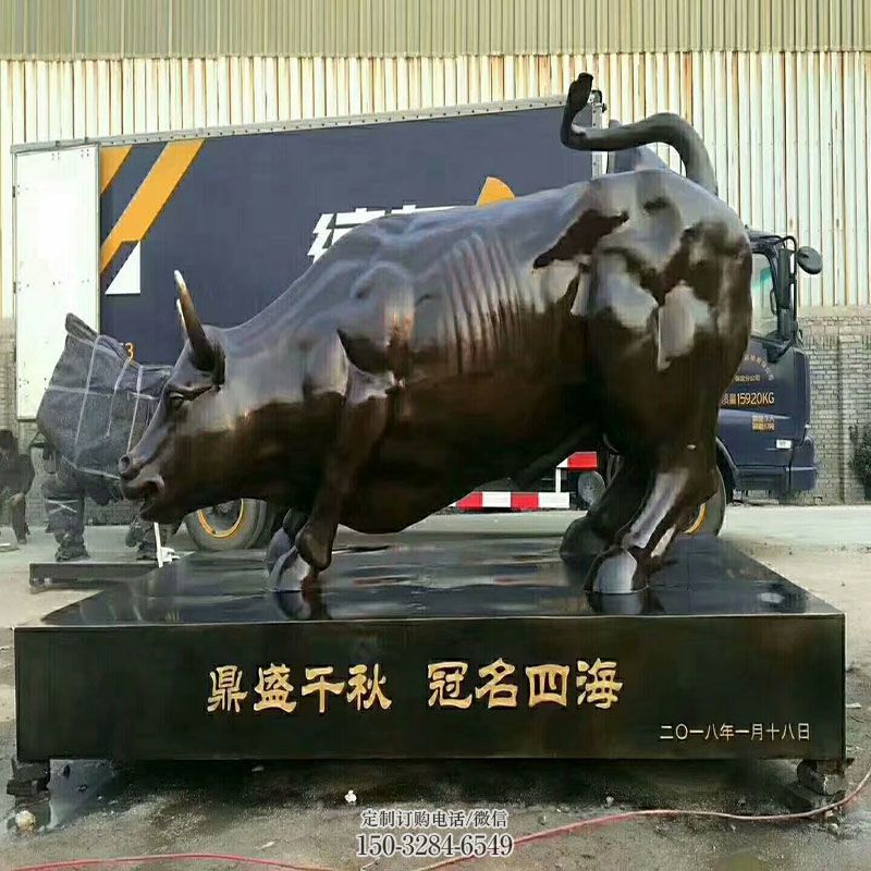 铜牛雕塑环形 各类雕塑标准 烤漆动物雕塑制造商